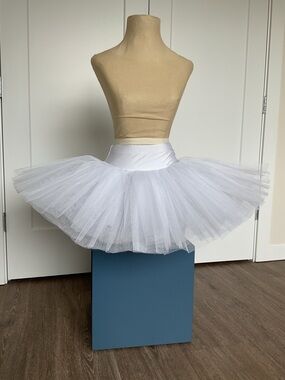 Capezio White rehearsal Tutu Skirt M